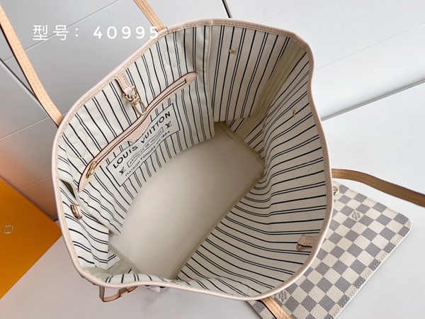 ルイヴィトンバッグ着用イメージ